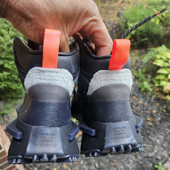 🩸NWT Adidas Pharrell HU NMD Shoes, sz 9.5 - Picture 9 of 11